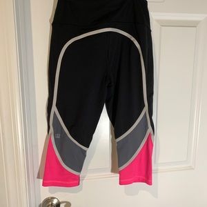 Victoria’s Secret crop leggings